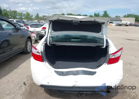 2015 Toyota Corolla S Plus из США, поврежденный, VIN 2T1BURHE5FC441302